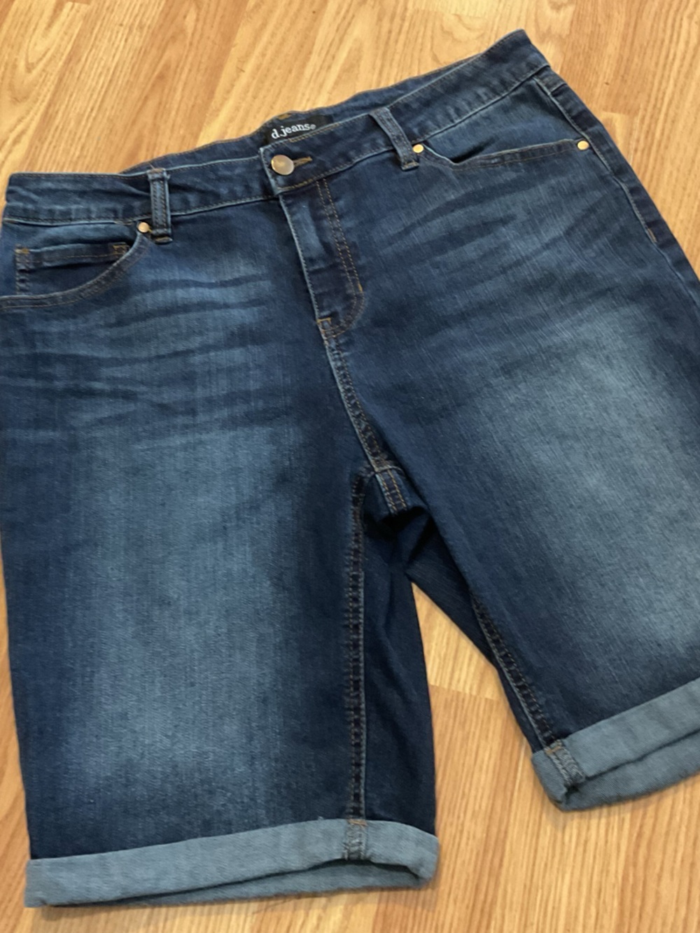 Women’s D JEAN BERMUDA SHORTS STRETCHY SZ.14 (36”X9
